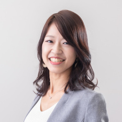 眞木 麻美 氏