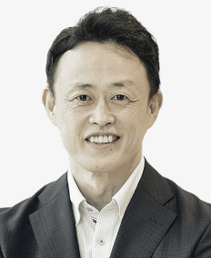 大室 賢司 氏